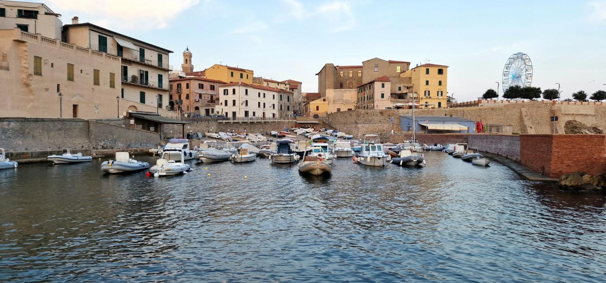 Casa Ilanfra - Appartamenti Gabbiano, Farfalla E Stella Marina Piombino Luaran gambar